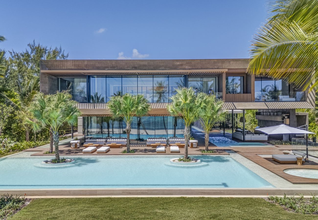 Villa en Punta Cana - Casa del Mar - Cap Cana Beachfront Masterpiece 