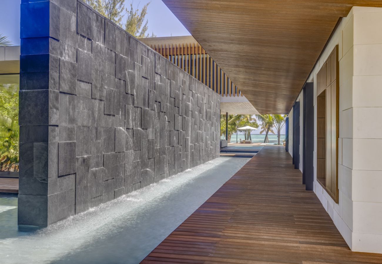 Villa en Punta Cana - Casa del Mar - Cap Cana Beachfront Masterpiece 