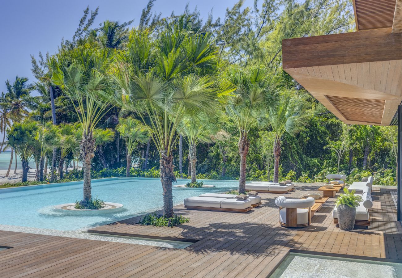 Villa en Punta Cana - Casa del Mar - Cap Cana Beachfront Masterpiece 