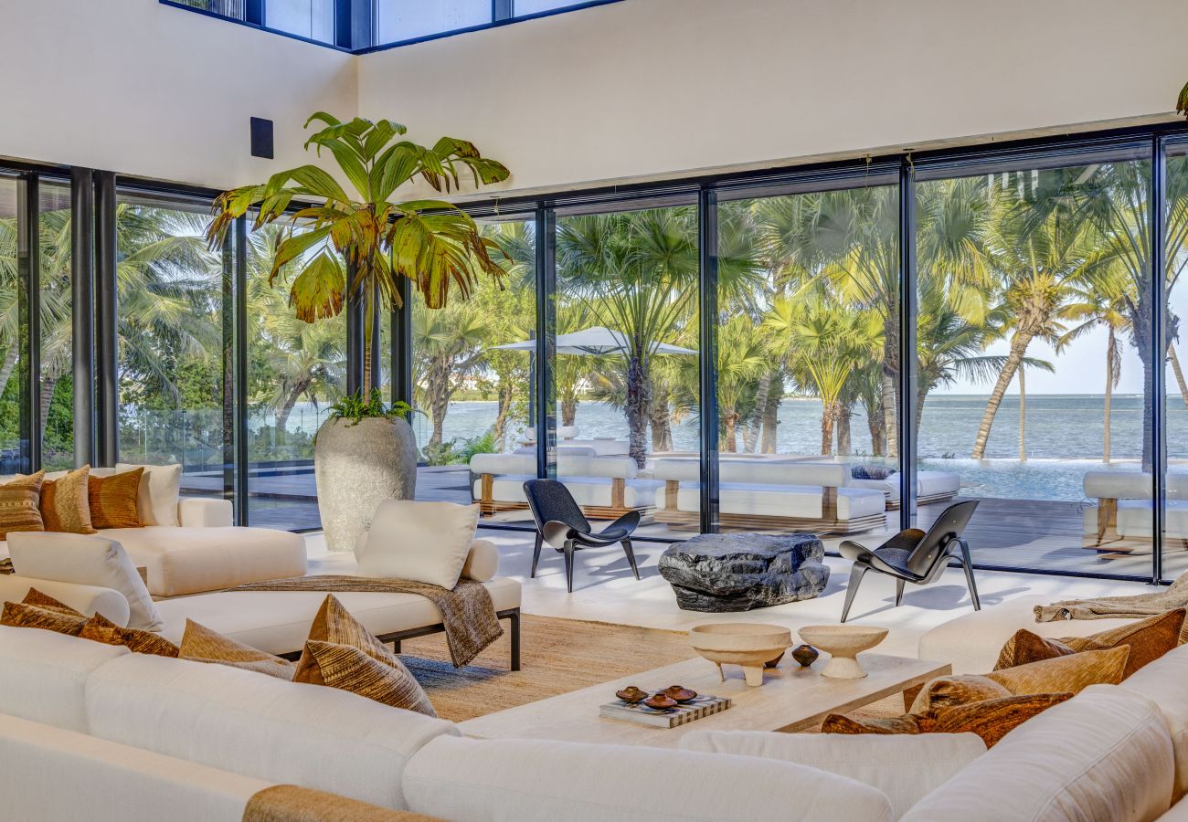 Villa en Punta Cana - Casa del Mar - Cap Cana Beachfront Masterpiece 