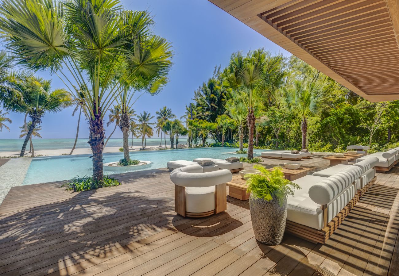 Villa en Punta Cana - Casa del Mar - Cap Cana Beachfront Masterpiece 