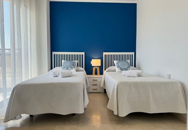 Apartment in Playa de Gandía - Beautiful condo in a gated and family complex close to the beach. Pool / Wifi / Gym / BBQ Apartment in Playa de Gandía - Beautiful condo in a gated and family complex close to the beach. Pool / Wifi / Gym / BBQ