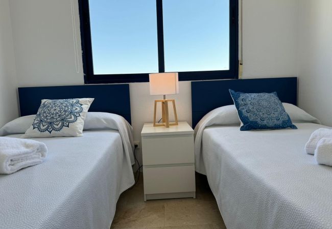 Apartment in Playa de Gandía - Beautiful condo in a gated and family complex close to the beach. Pool / Wifi / Gym / BBQ Apartment in Playa de Gandía - Beautiful condo in a gated and family complex close to the beach. Pool / Wifi / Gym / BBQ