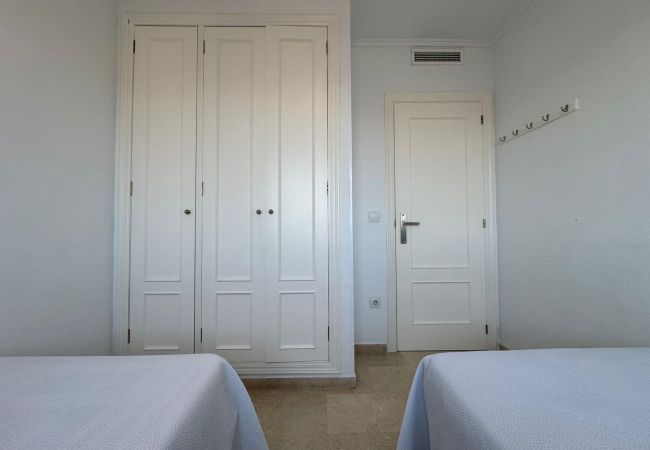 Apartment in Playa de Gandía - Beautiful condo in a gated and family complex close to the beach. Pool / Wifi / Gym / BBQ Apartment in Playa de Gandía - Beautiful condo in a gated and family complex close to the beach. Pool / Wifi / Gym / BBQ