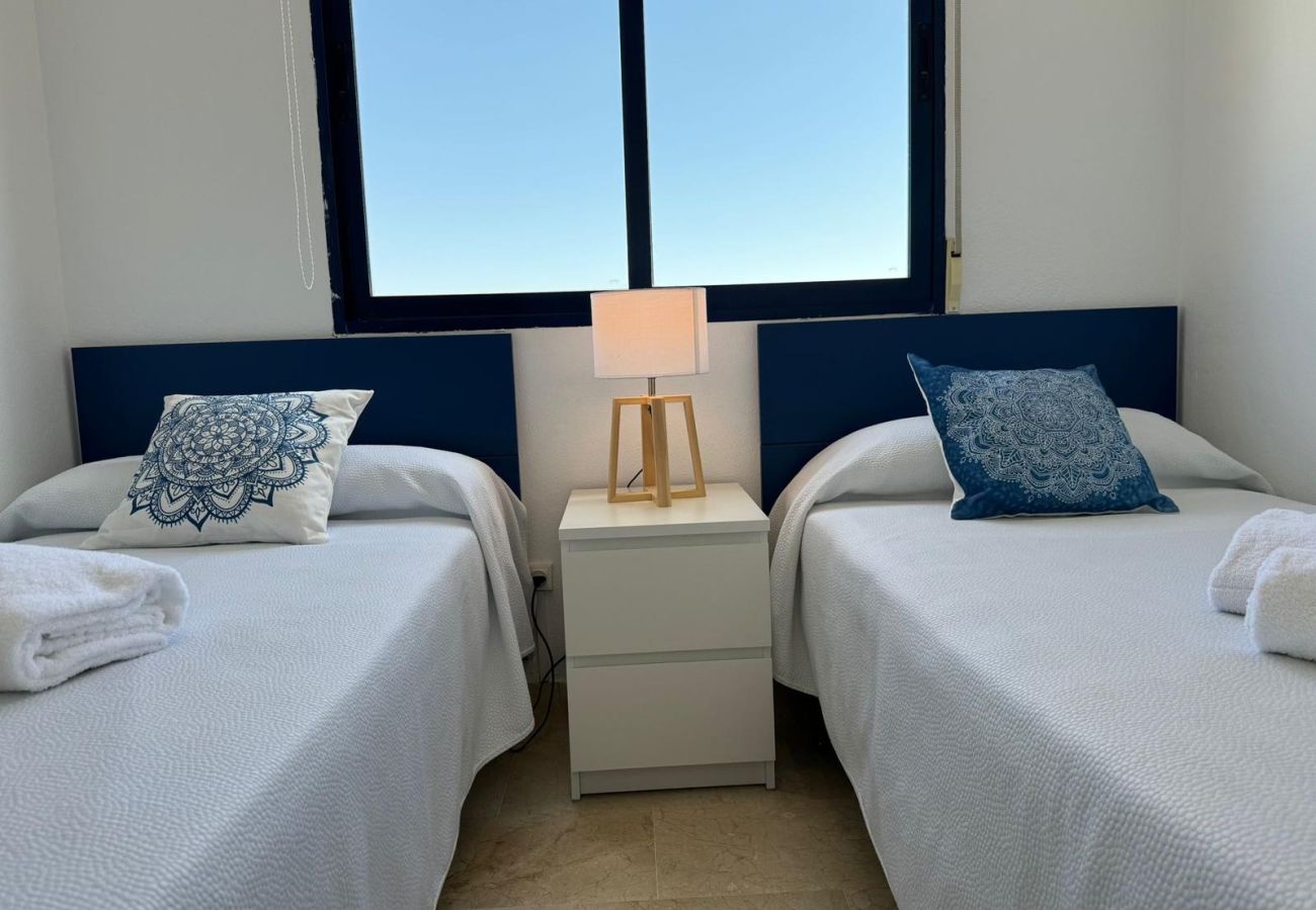 Apartment in Playa de Gandía - Beautiful condo in a gated and family complex close to the beach. Pool / Wifi / Gym / BBQ