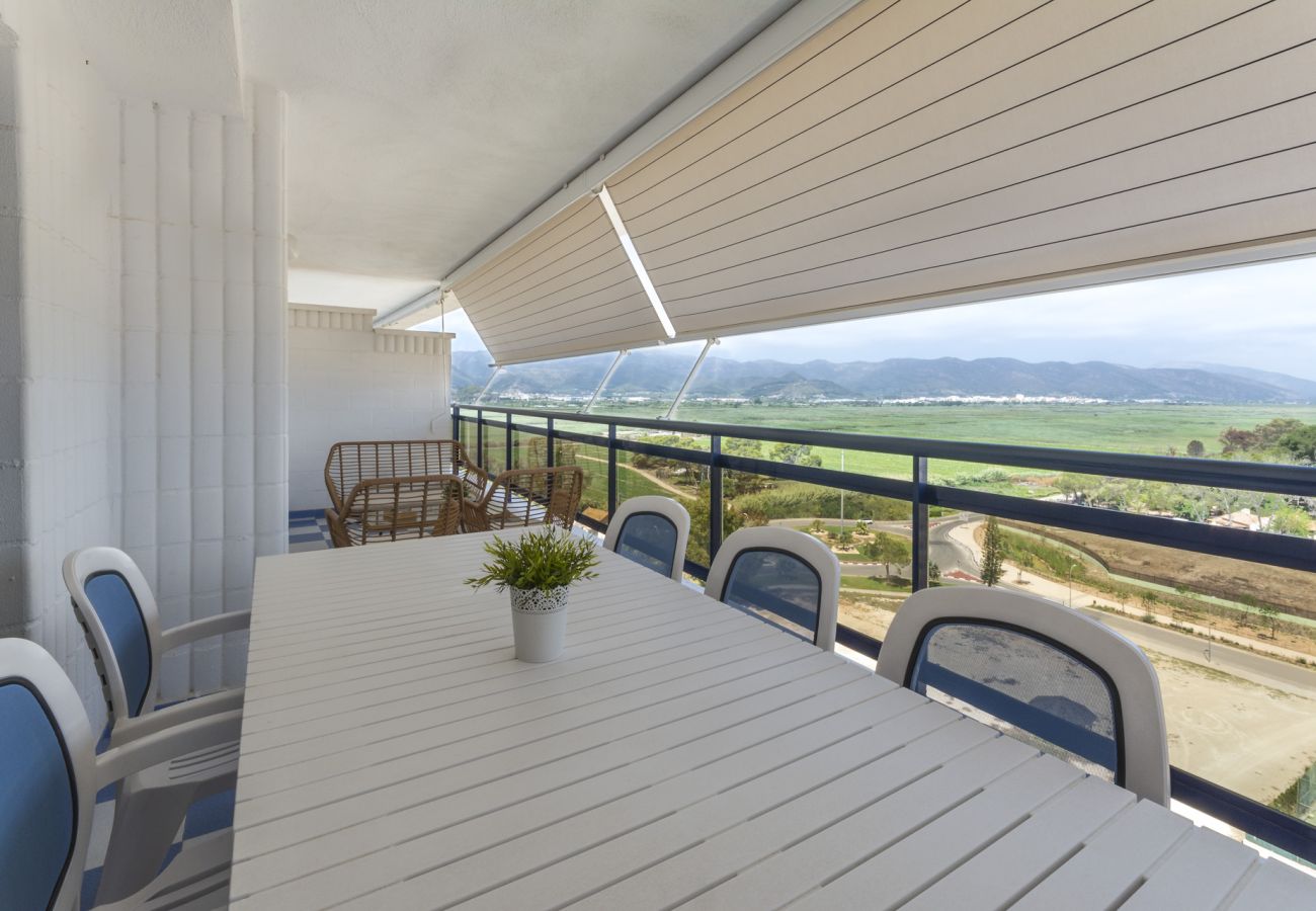 Apartment in Playa de Gandía - Decorated in modern style, with wifi free, International channels, BBQ, children's area, 