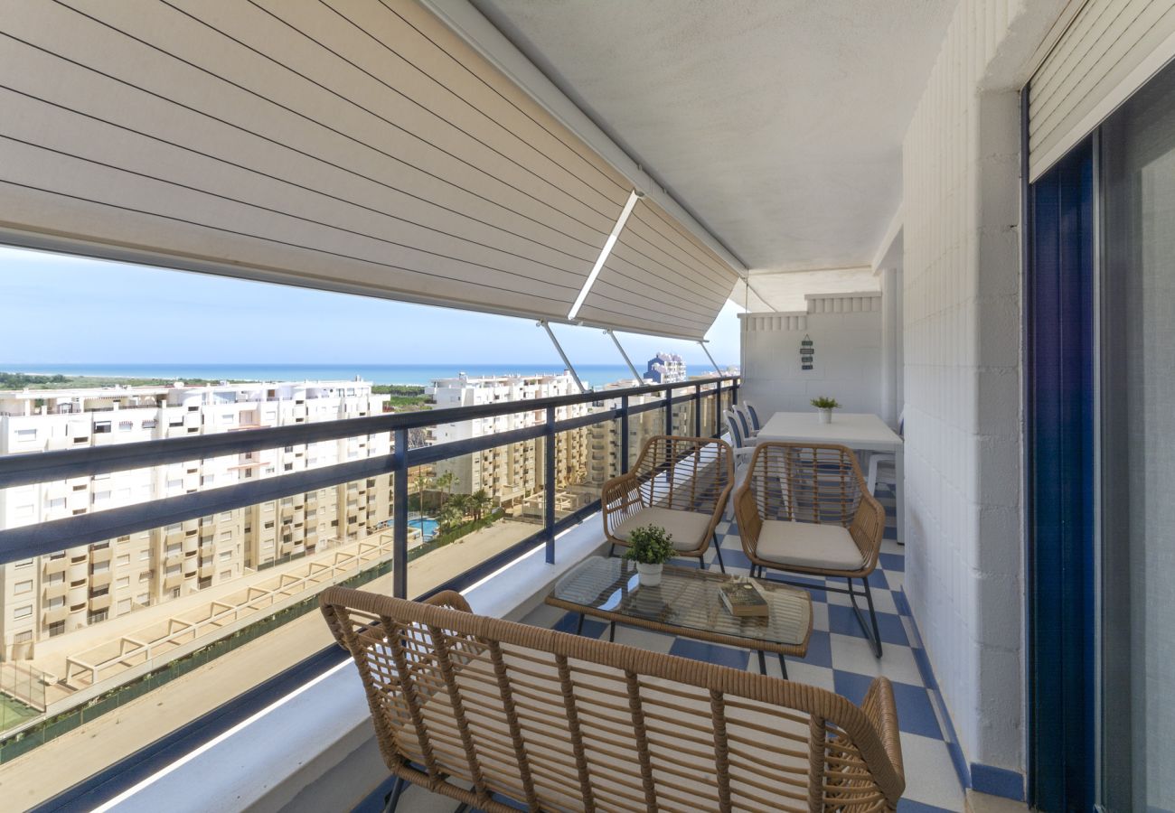 Apartment in Playa de Gandía - Decorated in modern style, with wifi free, International channels, BBQ, children's area, 