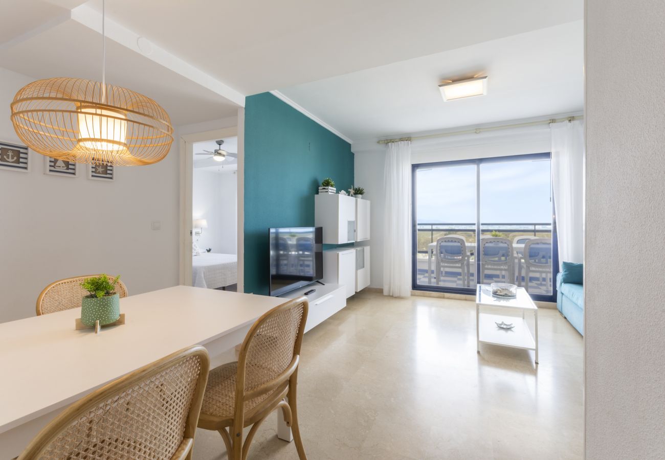 Apartment in Playa de Gandía - Decorated in modern style, with wifi free, International channels, BBQ, children's area, 