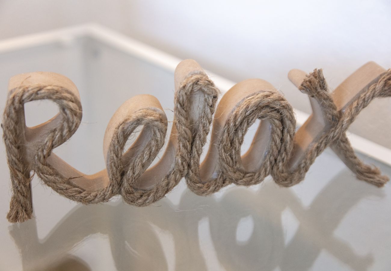 Apartment in Playa de Gandía - Decorated in modern style, with wifi free, International channels, BBQ, children's area, 