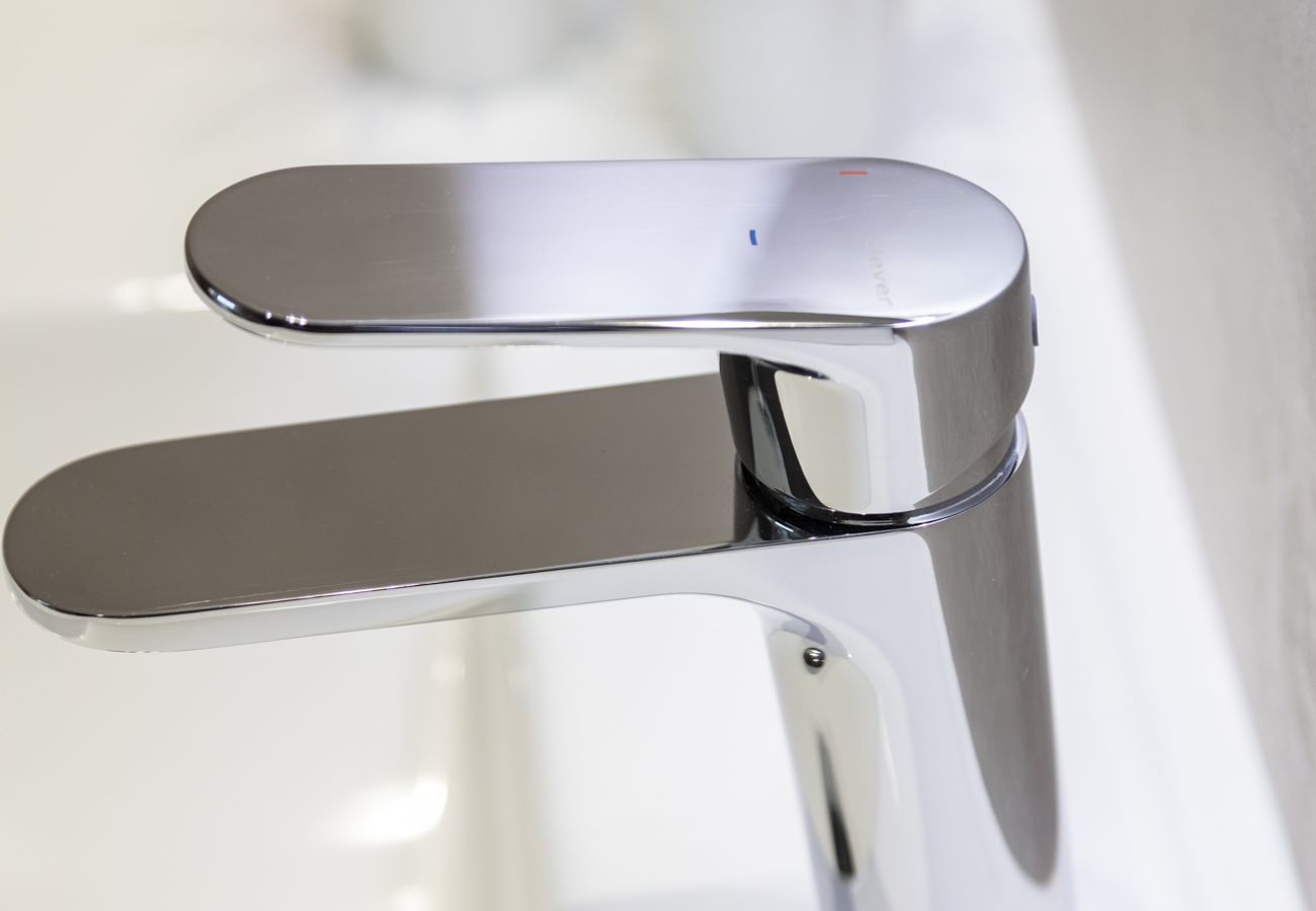 Apartment in Playa de Gandía - Decorated in modern style, with wifi free, International channels, BBQ, children's area, 