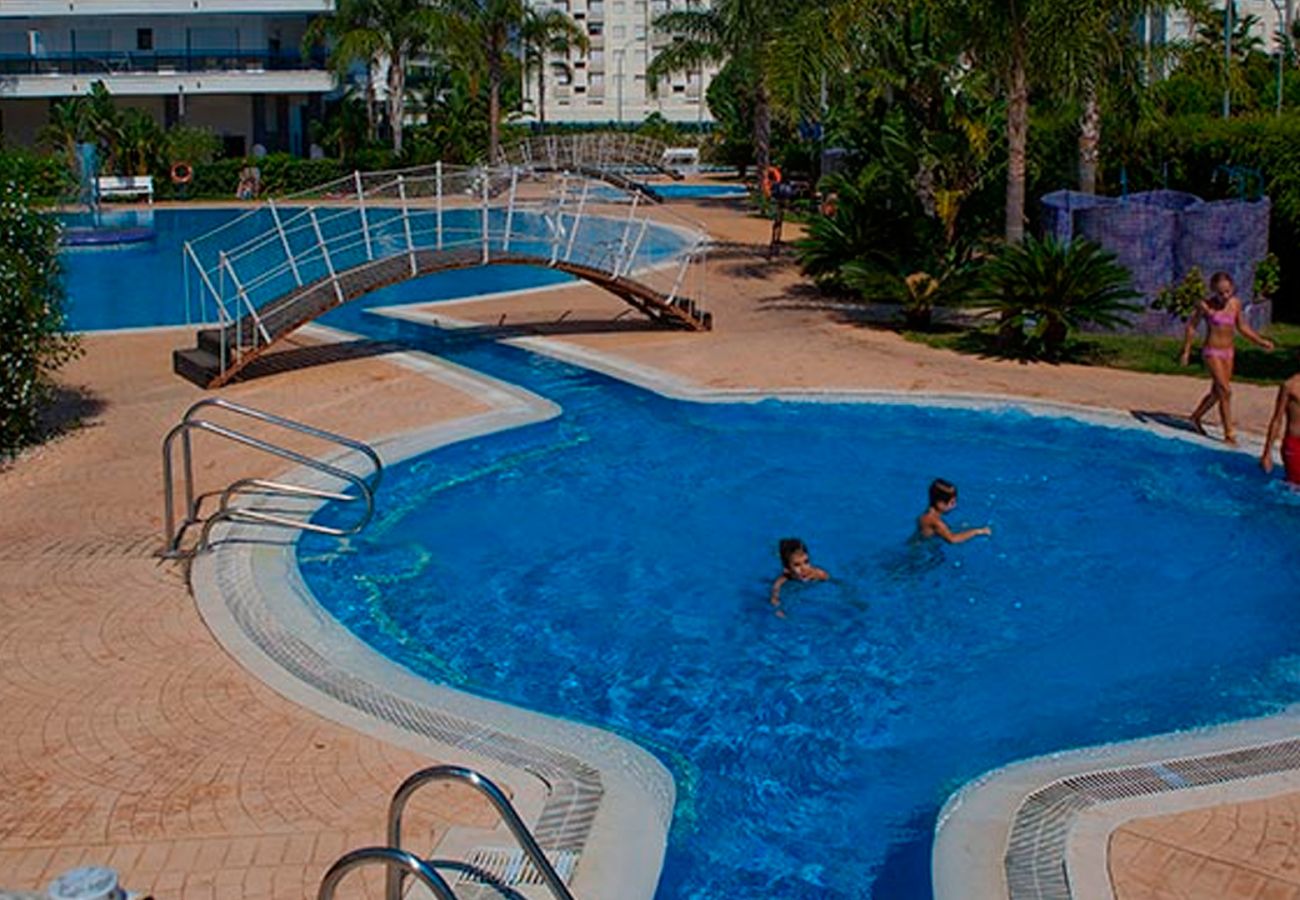 Apartment in Playa de Gandía - Condo with swimming pools, HEATING Swiming poo / FREE wifi / BBQ. Modern decoration Ideal for families.