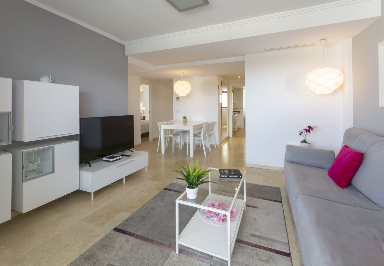 Apartment in Playa de Gandía - Condo with swimming pools, HEATING Swiming poo / FREE wifi / BBQ. Modern decoration Ideal for families.