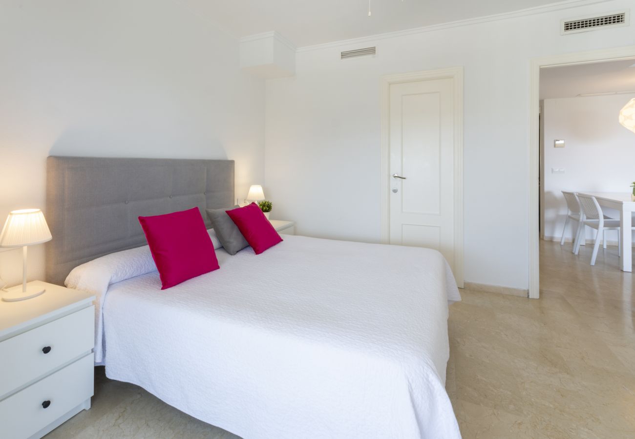 Apartment in Playa de Gandía - Condo with swimming pools, HEATING Swiming poo / FREE wifi / BBQ. Modern decoration Ideal for families.