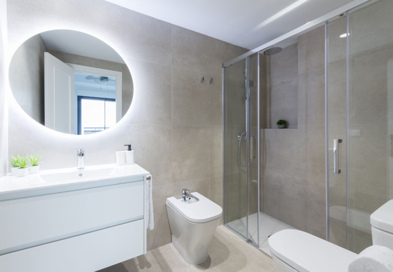 Apartment in Playa de Gandía - Condo with swimming pools, HEATING Swiming poo / FREE wifi / BBQ. Modern decoration Ideal for families.