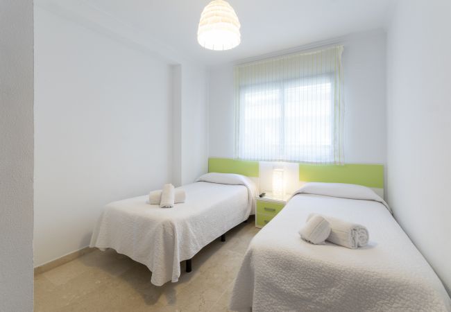 Apartment in Playa de Gandía - Beautiful condo in a gated and family complex close to the beach. HEATING Pool / FREE Wifi / Gym / BBQ Apartment in Playa de Gandía - Beautiful condo in a gated and family complex close to the beach. HEATING Pool / FREE Wifi / Gym / BBQ