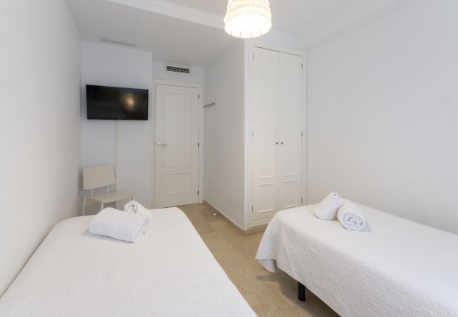 Apartment in Playa de Gandía - Beautiful condo in a gated and family complex close to the beach. HEATING Pool / FREE Wifi / Gym / BBQ Apartment in Playa de Gandía - Beautiful condo in a gated and family complex close to the beach. HEATING Pool / FREE Wifi / Gym / BBQ