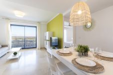 Apartment in Playa de Gandía - Beautiful condo in a gated and family complex close to the beach. HEATING Pool / FREE Wifi / Gym / BBQ