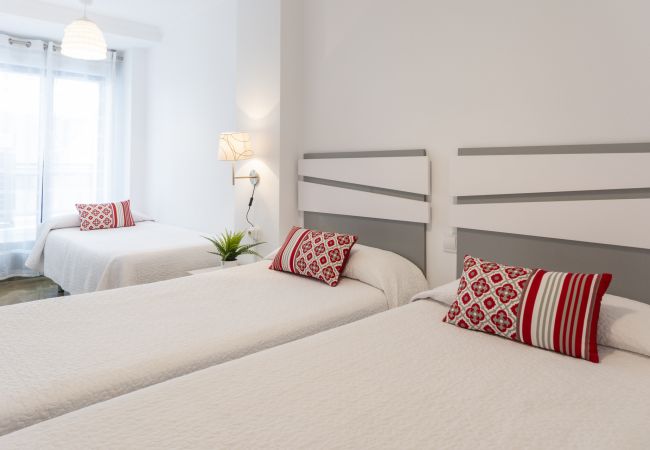 Apartment in Playa de Gandía - Condo decorated in modern style, Free Wifi, International channels, BBQ Apartment in Playa de Gandía - Condo decorated in modern style, Free Wifi, International channels, BBQ