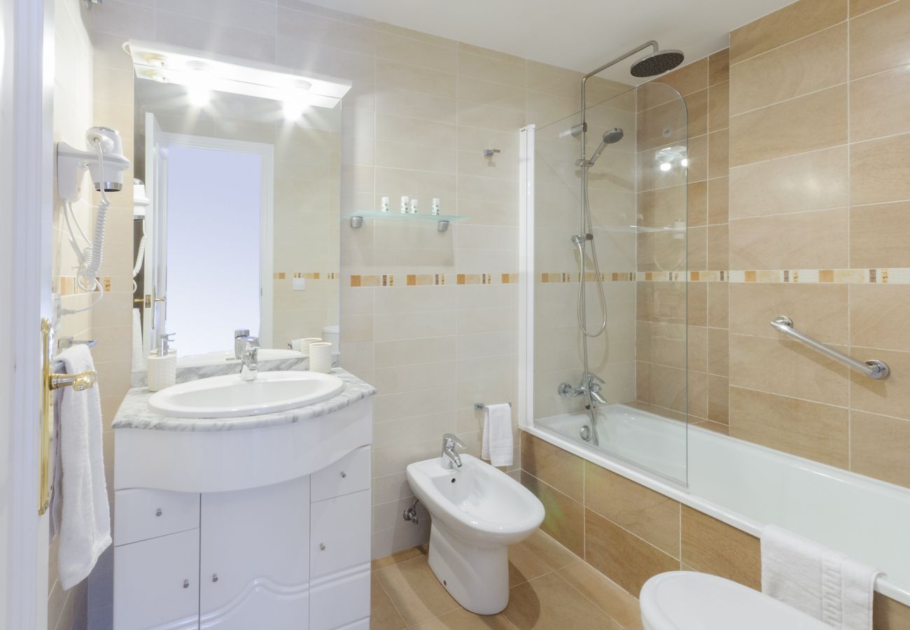 Apartment in Playa de Gandía - Beautiful condo family near to the beach. Pool / Free Wifi / Sauna/ Sunny terrace