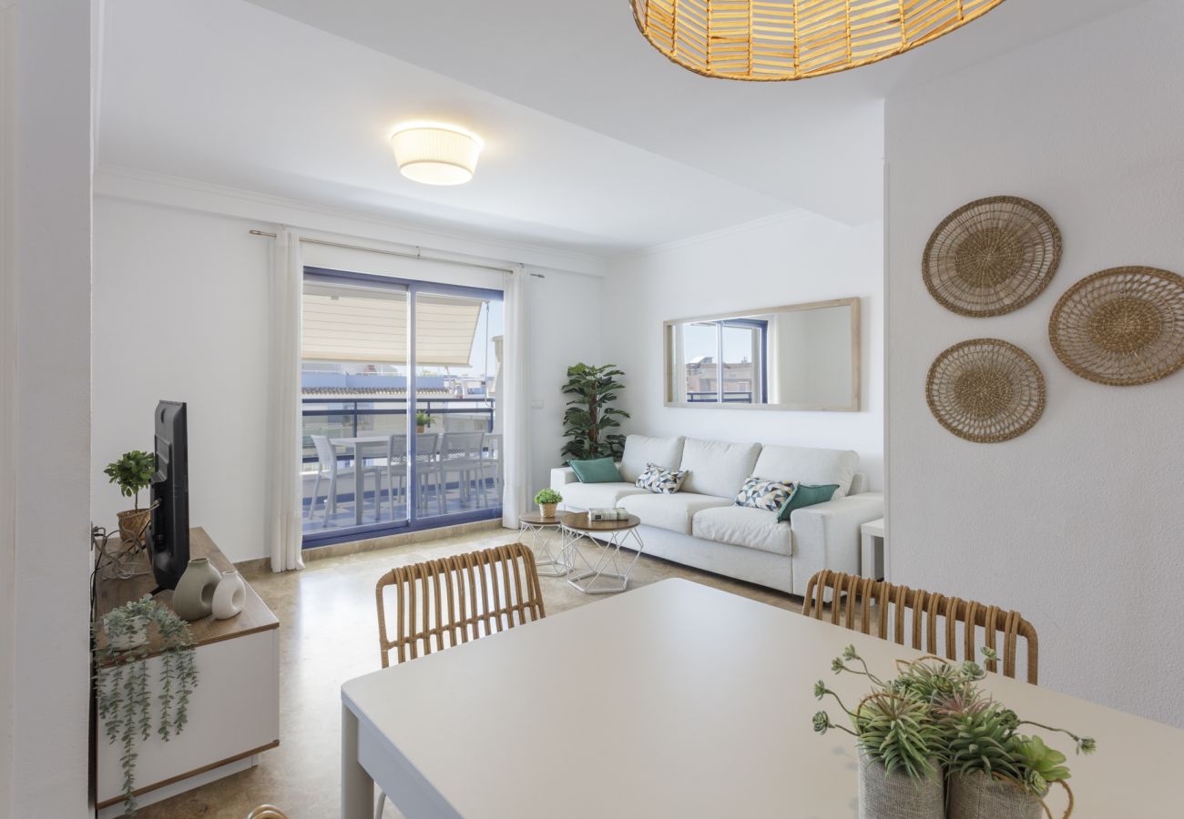 Apartment in Playa de Gandía - Amazing modern style condo, wifi free, interantional channels, heating swimming pool, children's area, BBQ - only families