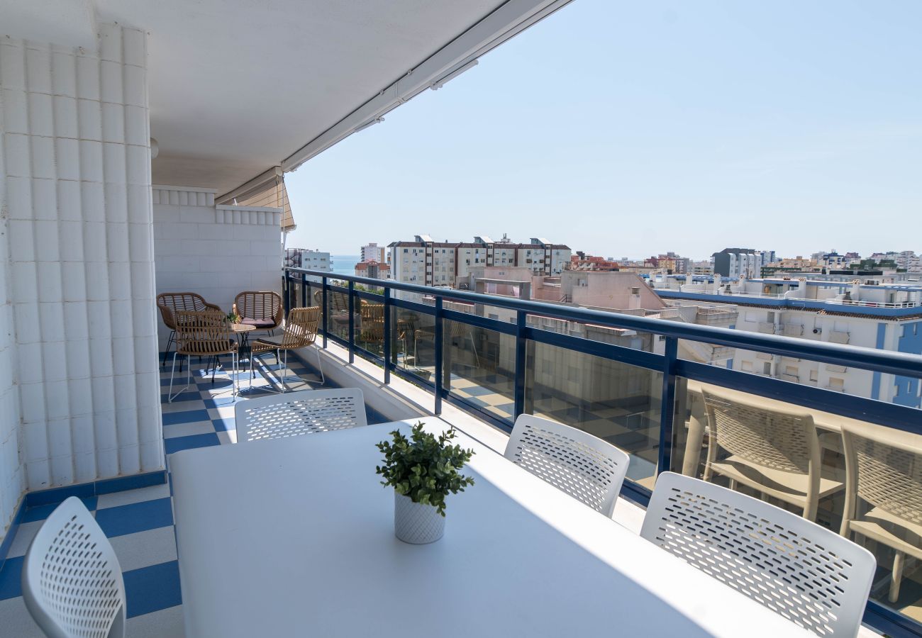 Apartment in Playa de Gandía - Apartment with modern decoration. Only families.