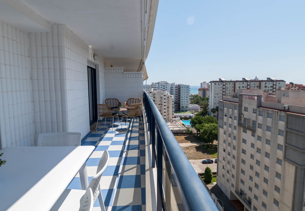 Apartment in Playa de Gandía - Apartment with modern decoration. Only families.