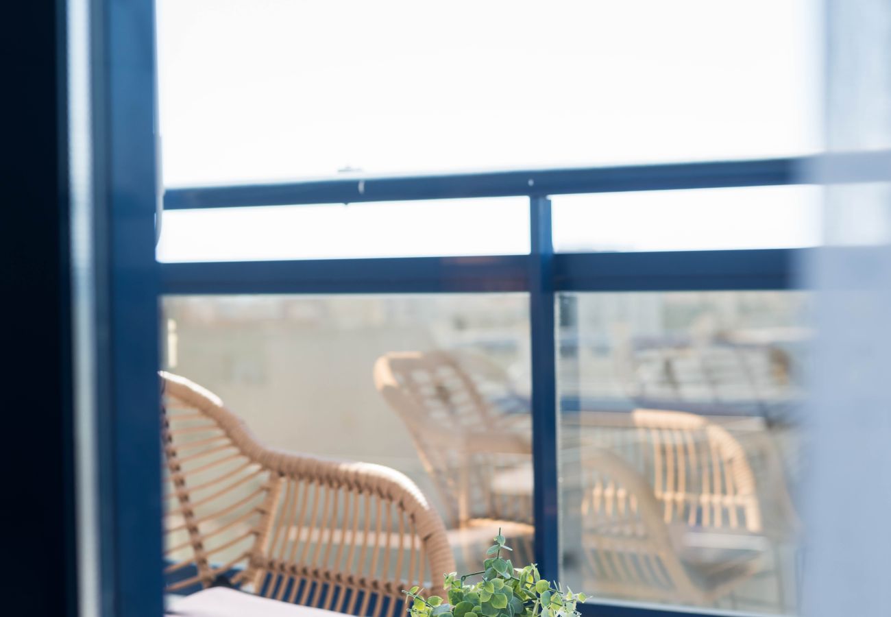 Apartment in Playa de Gandía - Apartment with modern decoration. Only families.