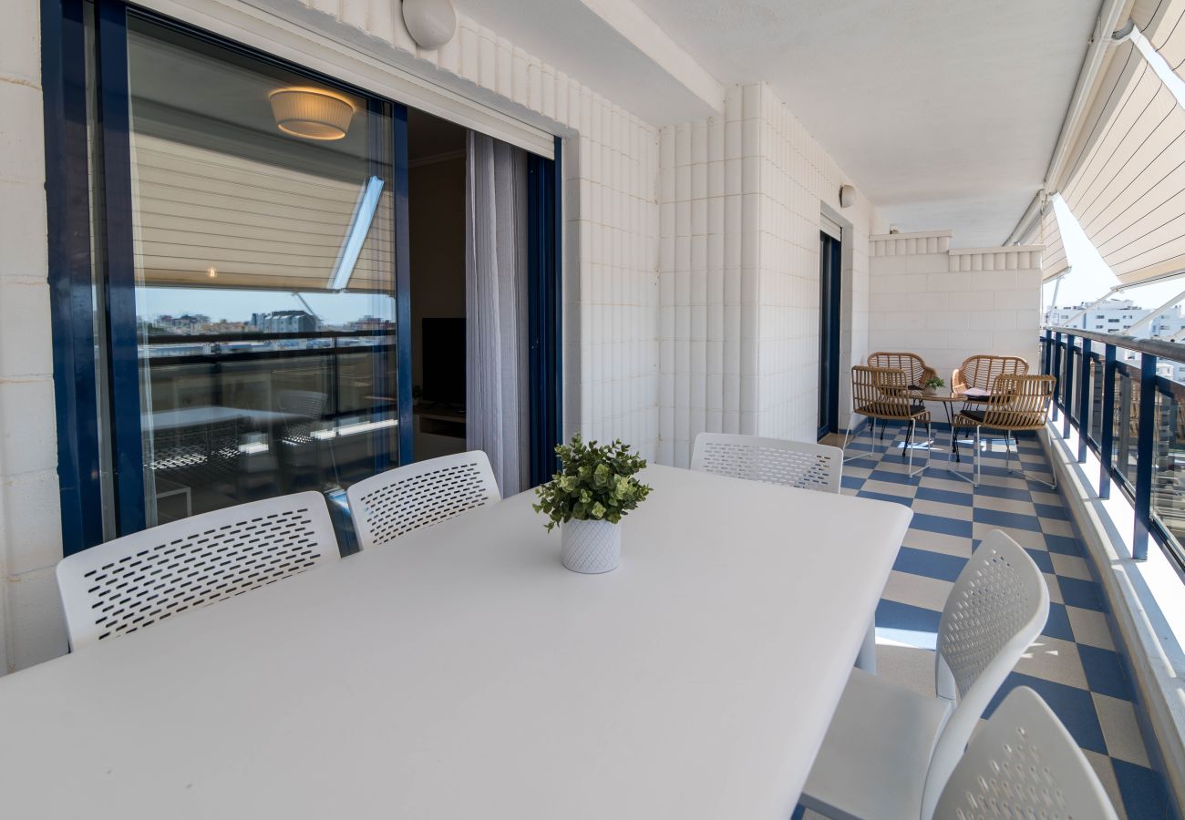 Apartment in Playa de Gandía - Apartment with modern decoration. Only families.