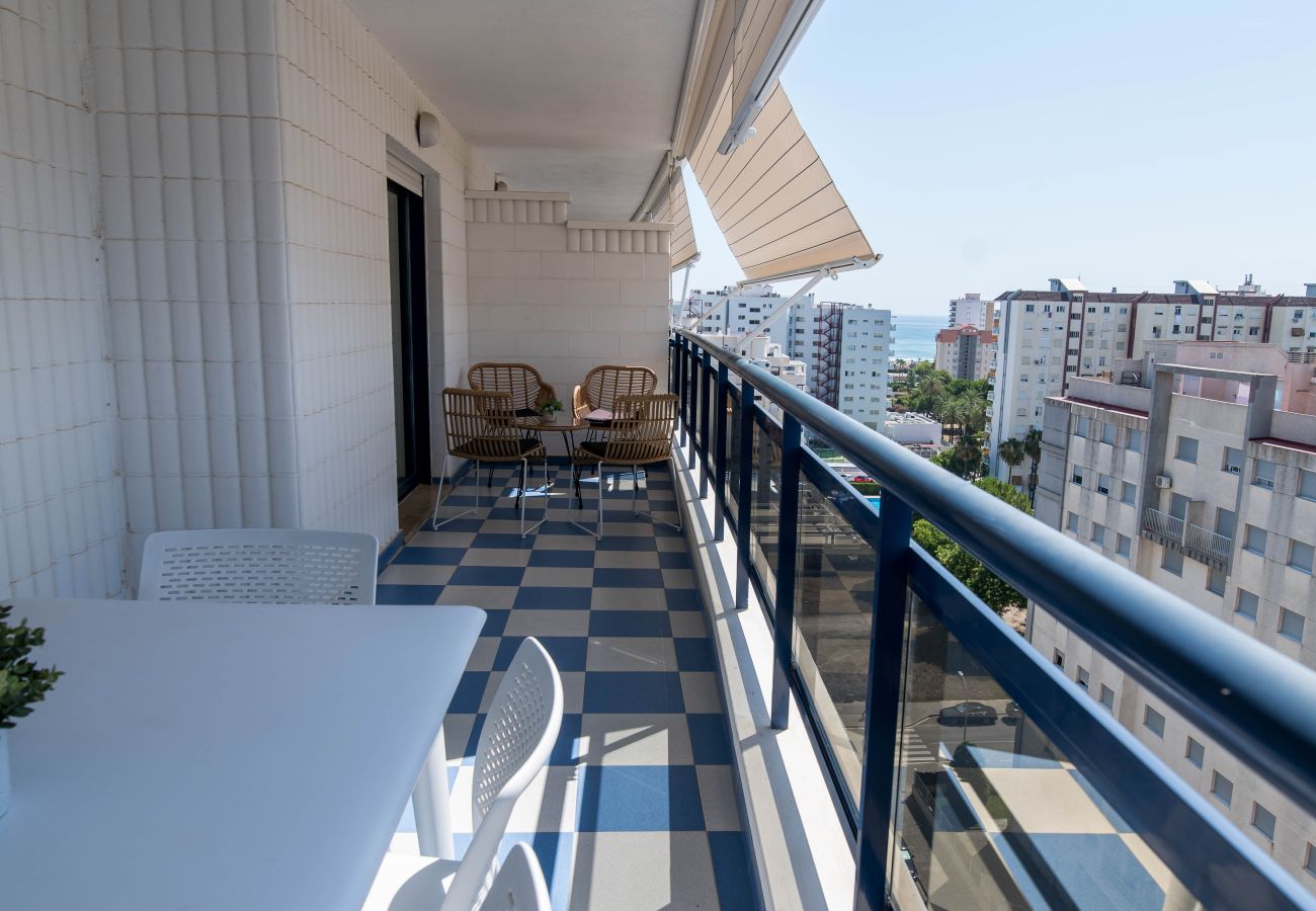 Apartment in Playa de Gandía - Apartment with modern decoration. Only families.