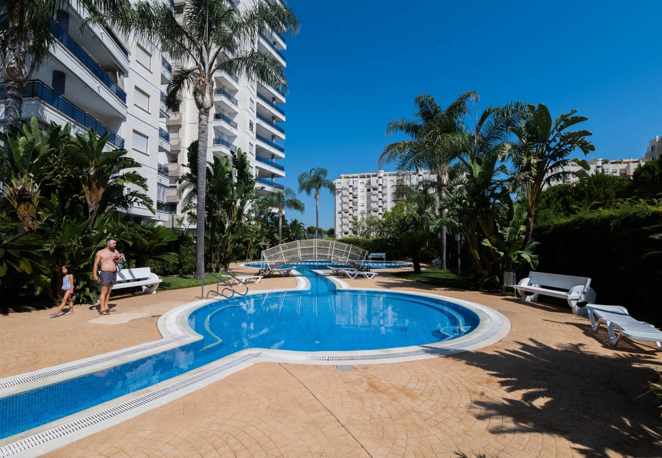 Apartment in Playa de Gandía - Apartment with modern decoration. Only families.