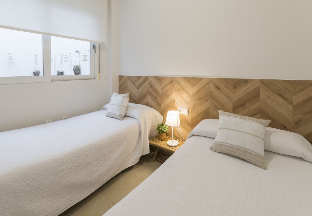 Apartment in Playa de Gandía - Beautiful apartment, modern decoration. Next to the port. Free WIFI