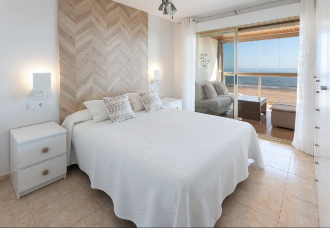 Apartment in Playa de Gandía - Luxurious and Beautiful three Bedroom Beachfront Property Apartment in Playa de Gandía - Luxurious and Beautiful three Bedroom Beachfront Property