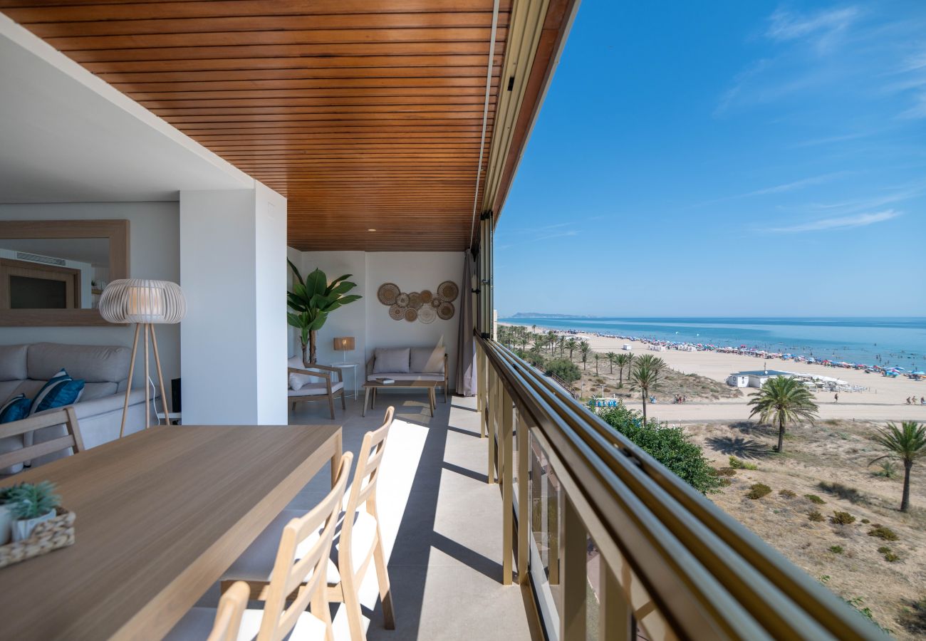Apartment in Playa de Gandía - Luxurious and Beautiful three Bedroom Beachfront Property - only families