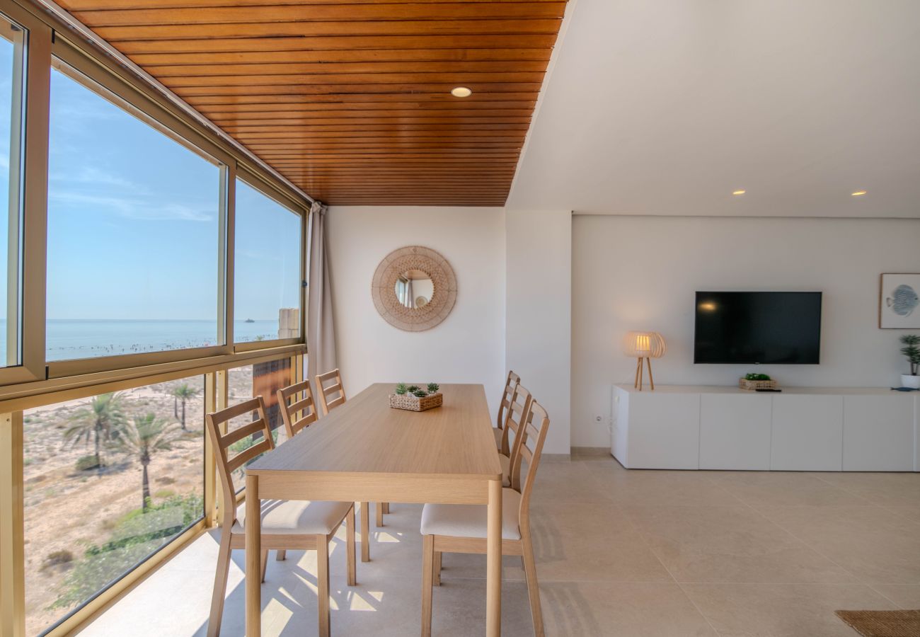 Apartment in Playa de Gandía - Luxurious and Beautiful three Bedroom Beachfront Property - only families