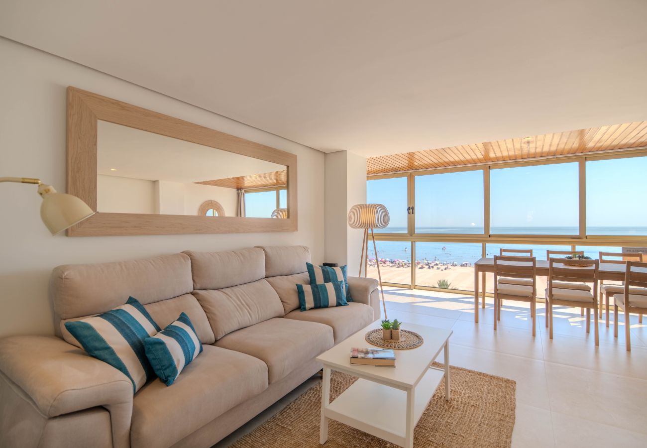Apartment in Playa de Gandía - Luxurious and Beautiful three Bedroom Beachfront Property - only families