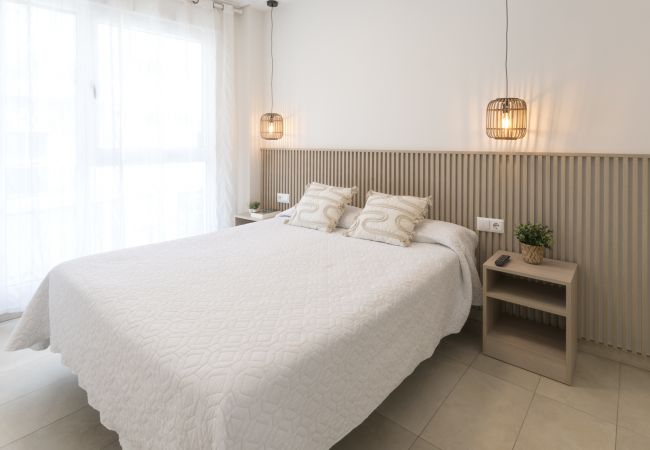 Apartment in Playa de Gandía - Beautiful property with 2 bedrooms. Wifi Apartment in Playa de Gandía - Beautiful property with 2 bedrooms. Wifi