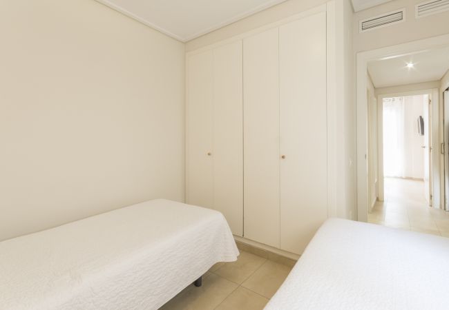 Apartment in Playa de Gandía - Apartment with kitchen office. Modern decoration Next to the port. Wifi Apartment in Playa de Gandía - Apartment with kitchen office. Modern decoration Next to the port. Wifi