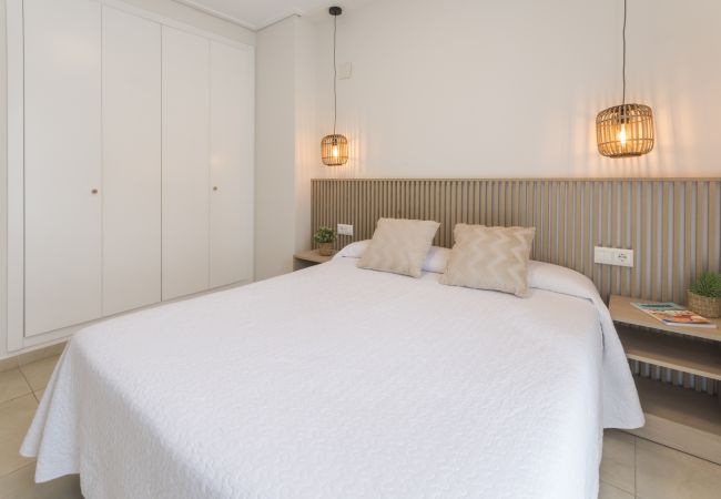 Apartment in Playa de Gandía - Apartment with kitchen office. Modern decoration Next to the port. Wifi Apartment in Playa de Gandía - Apartment with kitchen office. Modern decoration Next to the port. Wifi