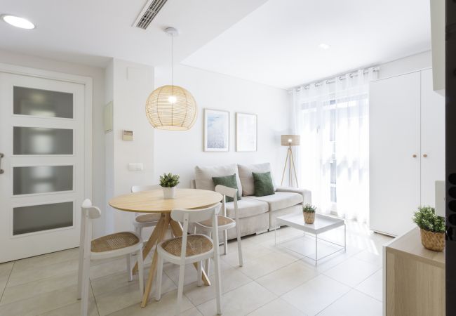 Apartment in Playa de Gandía - Apartment with kitchen office. Modern decoration Next to the port. Wifi - only families