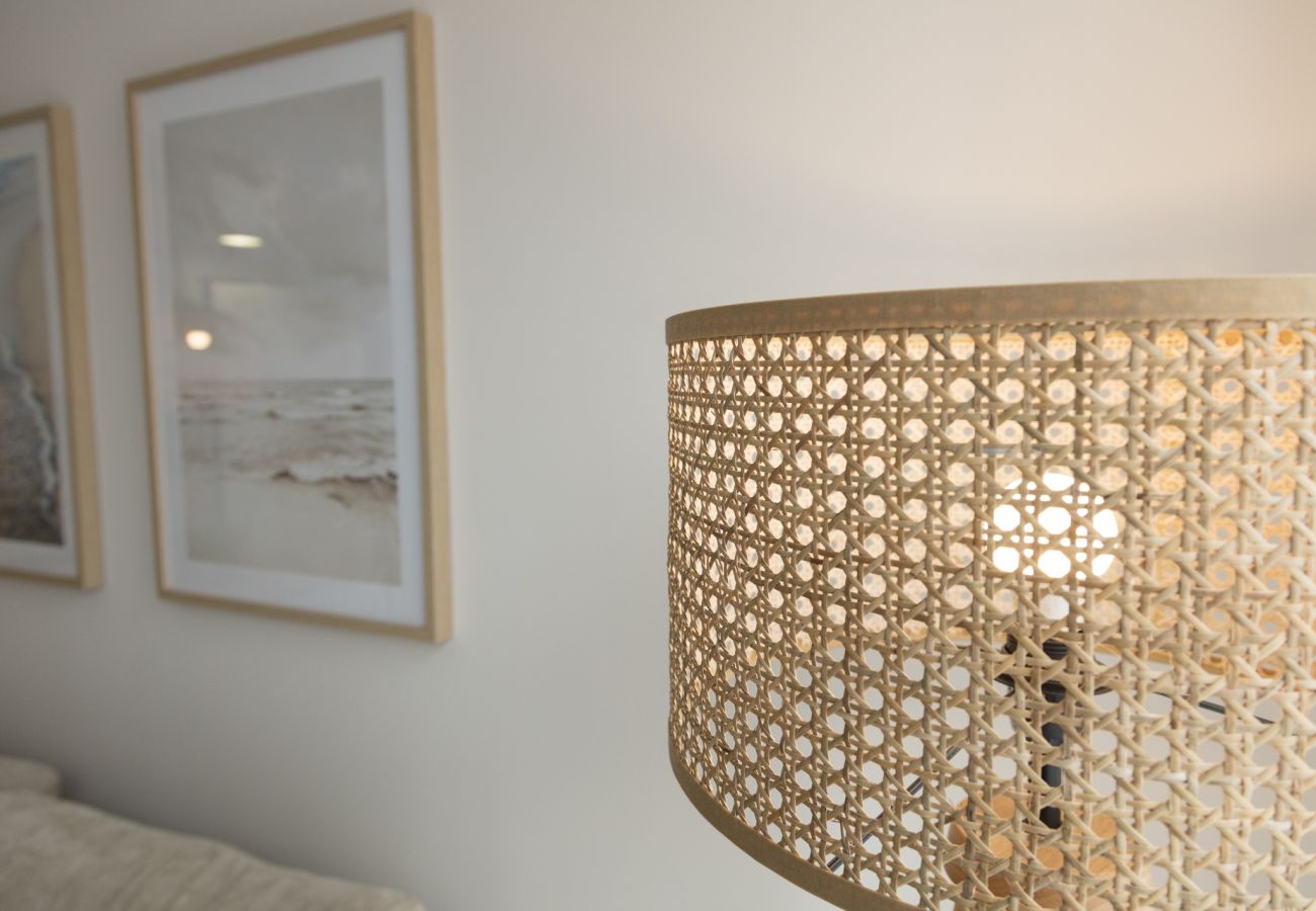 Apartment in Playa de Gandía - Apartment with kitchen office. Modern decoration Next to the port. Wifi