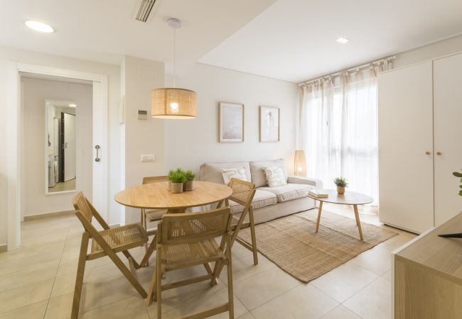  in Playa de Gandía - Condo decorated in modern style, with wifi.