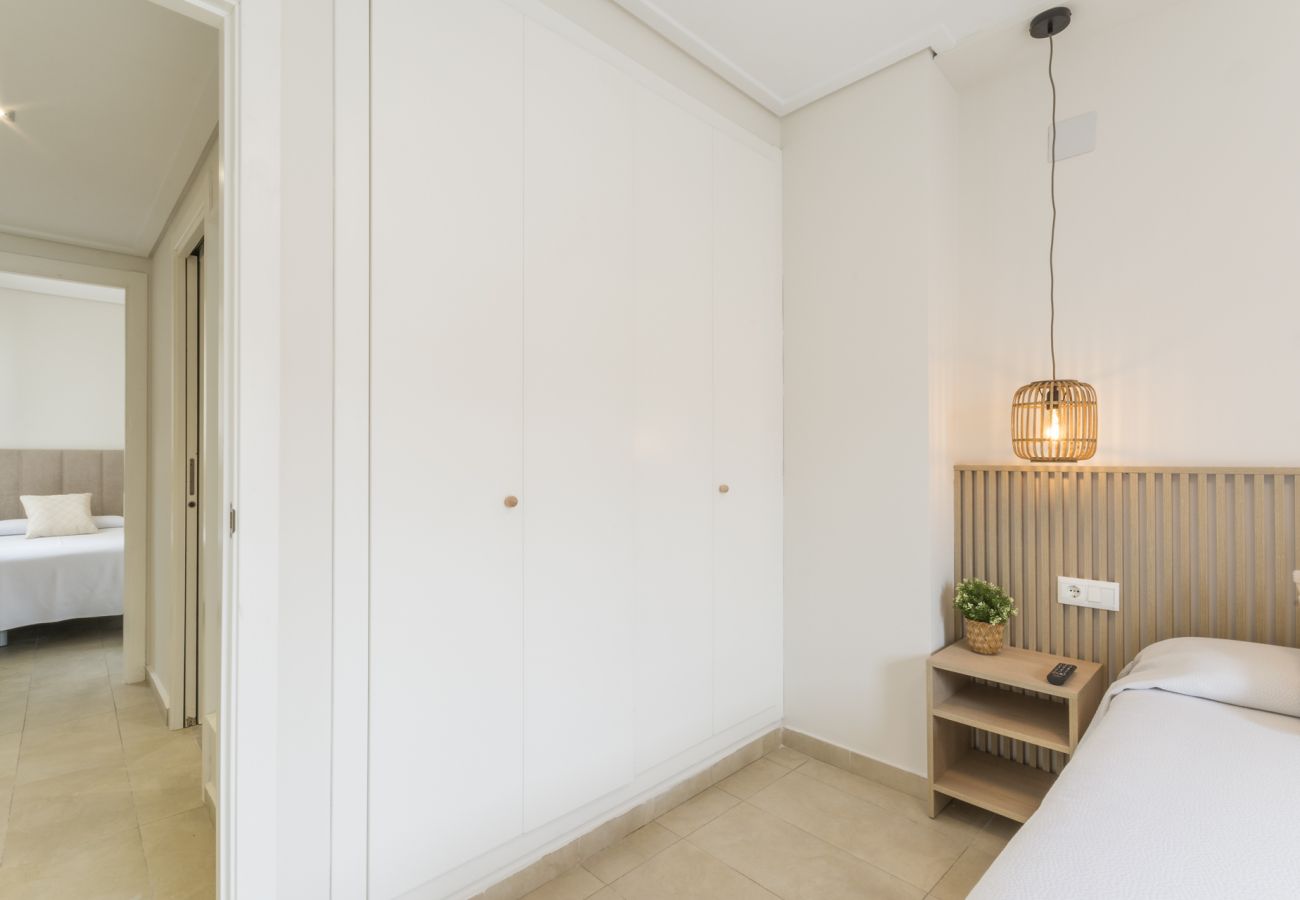 Apartment in Playa de Gandía - Condo decorated in modern style, with wifi.