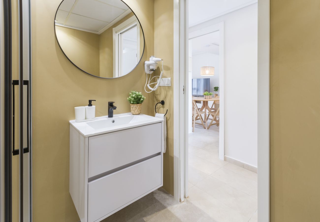Apartment in Playa de Gandía - Condo decorated in modern style, with wifi.