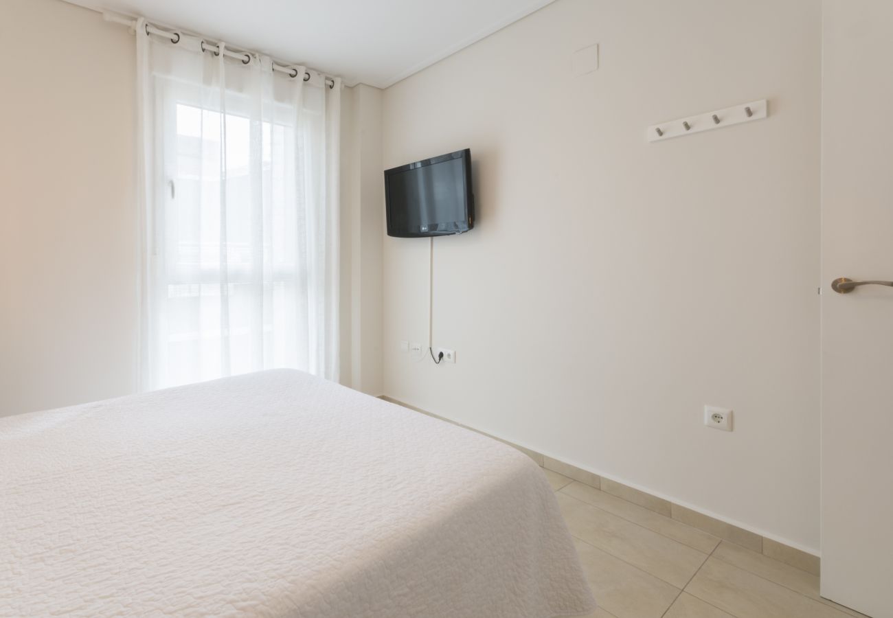 Apartment in Playa de Gandía - Condo decorated in modern style, with wifi.