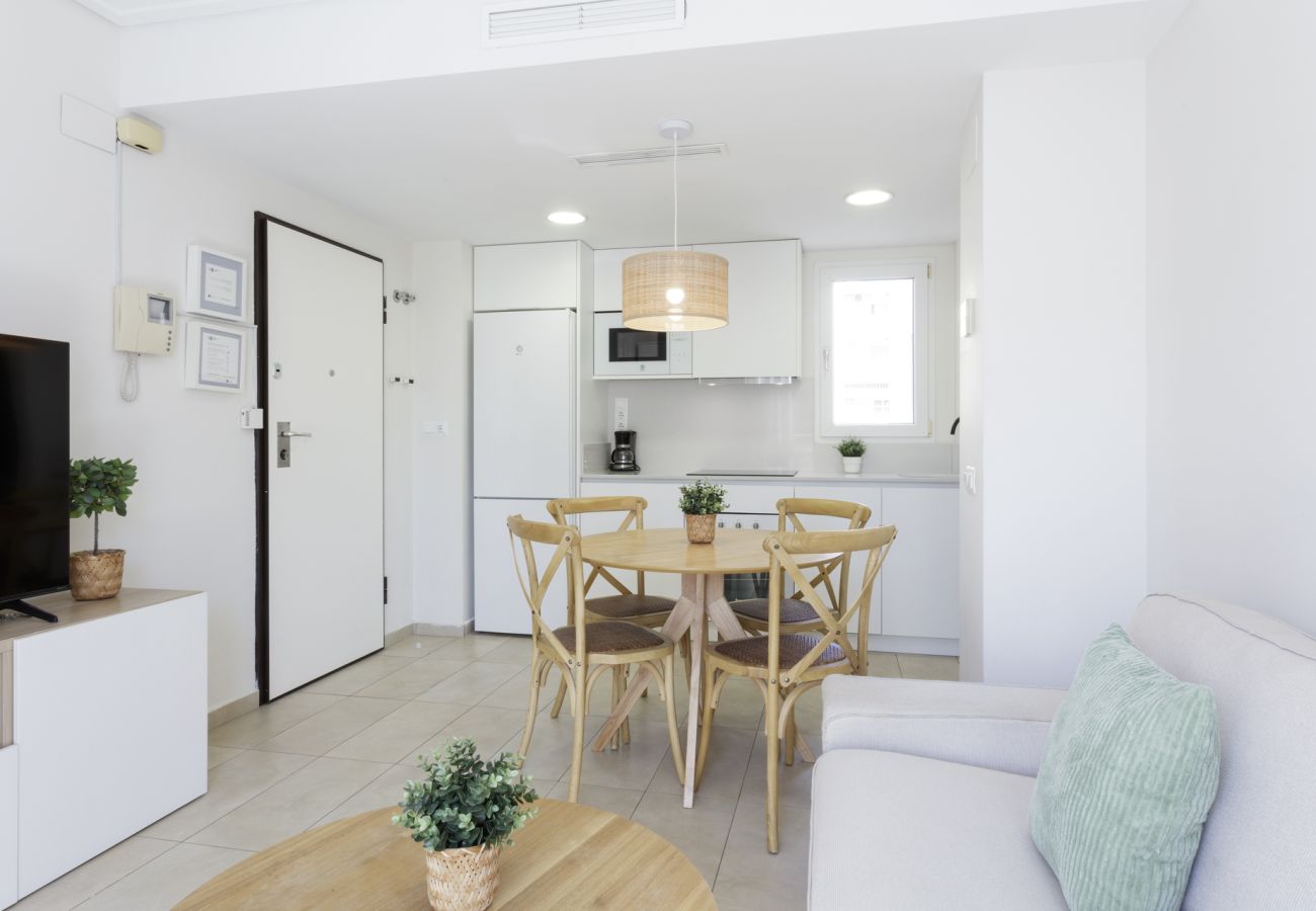 Apartment in Playa de Gandía - Condo decorated in modern style, with wifi. - only families
