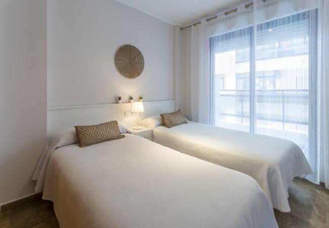 Apartment in Playa de Gandía - Beautiful property with 2 bedrooms. Swimming pool. Free Wifi, Sauna Apartment in Playa de Gandía - Beautiful property with 2 bedrooms. Swimming pool. Free Wifi, Sauna