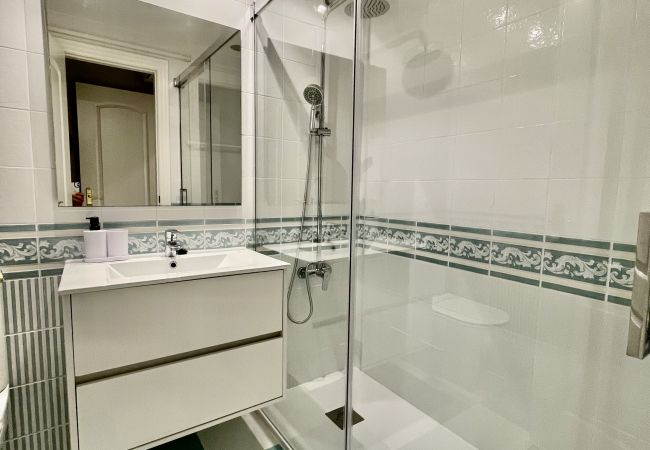 Apartment in Playa de Gandía - Beautiful property with 2 bedrooms. Swimming pool. Wifi Apartment in Playa de Gandía - Beautiful property with 2 bedrooms. Swimming pool. Wifi