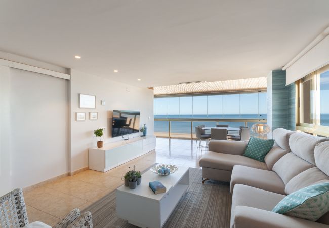 Apartment in Playa de Gandía - Panoramic Seaviews throughout Condo. Luxury remodeled AIRCO- WIFI FREE. AG BERMUDAS 7A  Apartment in Playa de Gandía - Panoramic Seaviews throughout Condo. Luxury remodeled AIRCO- WIFI FREE. AG BERMUDAS 7A