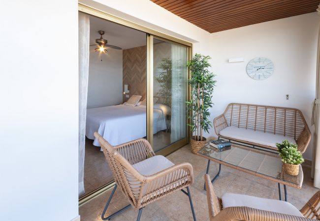 Apartment in Playa de Gandía - Panoramic Seaviews throughout Condo. Luxury remodeled AIRCO- WIFI FREE. AG BERMUDAS 7A  Apartment in Playa de Gandía - Panoramic Seaviews throughout Condo. Luxury remodeled AIRCO- WIFI FREE. AG BERMUDAS 7A
