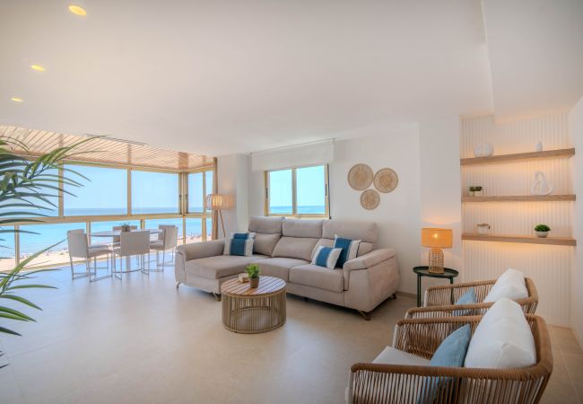 Apartment in Playa de Gandía - Panoramic Seaviews throughout Condo. Luxury remodeled AIRCO- WIFI FREE. AG BERMUDAS 7A - ONLY FAMILIES